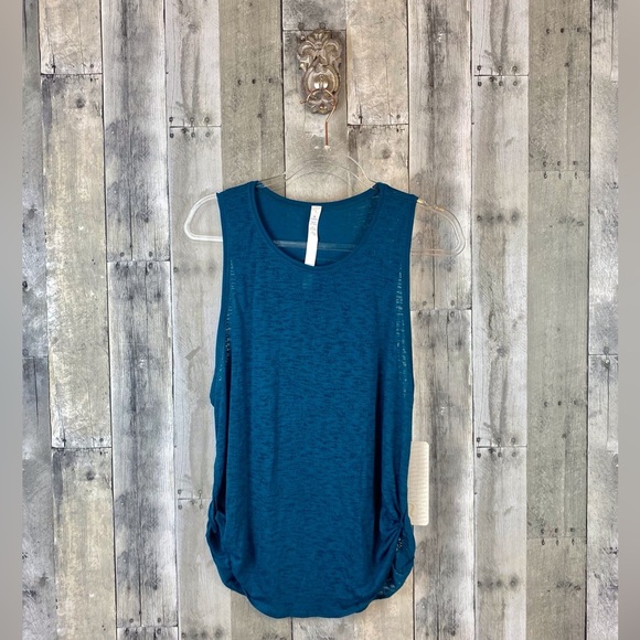 NWT Lululemon Round Two Tank in Dark Uniform Blue Size 8. - Picture 2 of 11